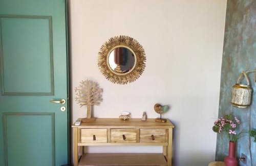Sarakiniko Appartement | SeaView Backyard