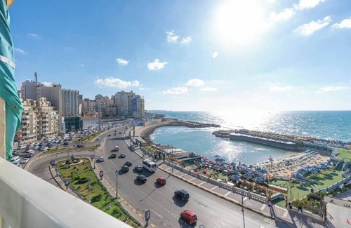 Ar-Raml 1 Appartement | Lovely Seaview Condo in Saba Pasha
