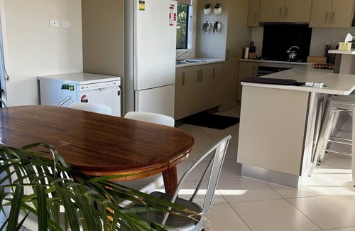 Scott Maison | Seaview Escape - 3 bedrooms, sleeps 7