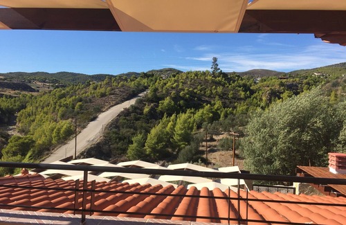 Agii Theodori Villa | SEAVIEW villa perchée / wi-fi, A / C, près des sites BEACH & ANCIENT à seulement 45 'd'Athènes