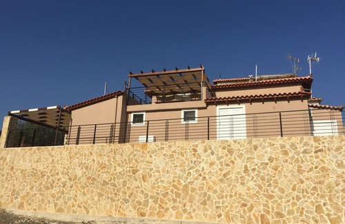 Agii Theodori Villa | SEAVIEW villa perchée / wi-fi, A / C, près des sites BEACH & ANCIENT à seulement 45 'd'Athènes