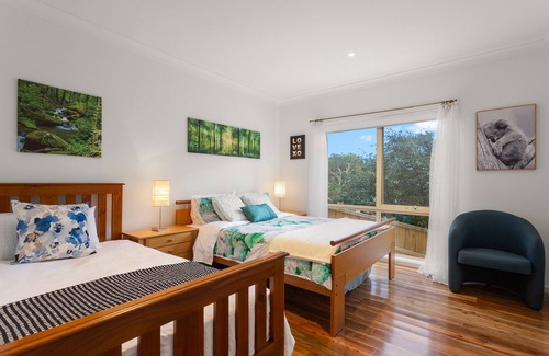 Dromana Maison | Seaview Jade - Stunning water views, close to nature reserve and enchanted maze