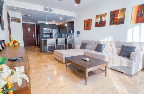 Barrio Los Faroles Copropriété | Seaview Oasis: 1-BR Suite in Croc's casino resort