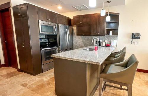 Jaco Maison | Seaview Oasis 1-BR Suite in Croc's casino resort