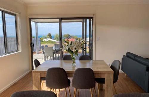Kingscote Maison | Seaview on Terry Court