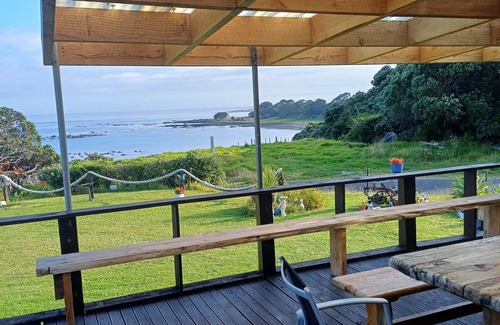 Waihau Bay Maison | Seaview Paradise with charter fishing, diving, sandy beach and relaxing