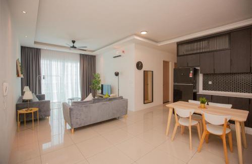 Kampung Sungai Nibong Appartement | Seaview SuperCondo, near Queensbay