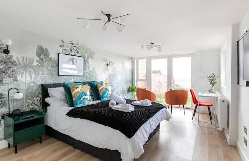 Birchington Appartement | Seaview Symphony Opulent 4BR Haven for Big Groups
