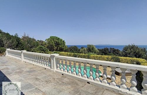 Tomino Hôtel | Seaview villa Marlau