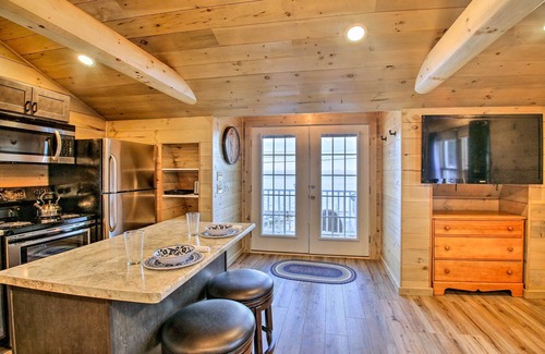 Sebago Appartement | NOUVEAU! Sebago Lake Haven avec vue sur le pont et le bord de l'eau