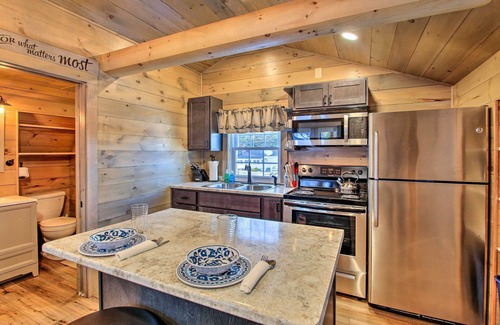 Sebago Appartement | NOUVEAU! Sebago Lake Haven avec vue sur le pont et le bord de l'eau