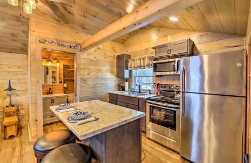 Sebago Appartement | NOUVEAU! Sebago Lake Haven avec vue sur le pont et le bord de l'eau