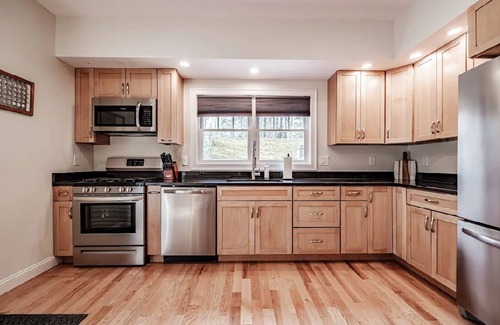 Sebago Maison | Sebago, newer construction, lake access, AC, 3bd2.5bth, Long Beach neighborhood