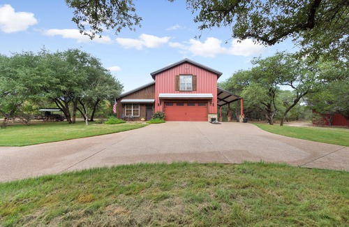 China Spring Maison | Secluded 12 Acre Ranch - 20min for Downtown Waco