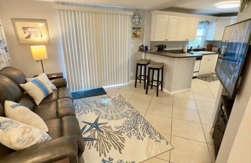 Kenmont Appartement | Secluded 1bed 1bath cottage near the beach