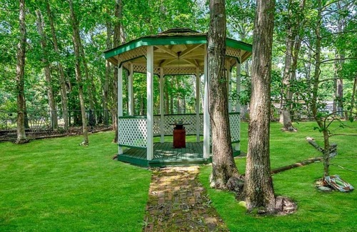 Galloway Maison | Secluded 3-Acre Retreat – Private King Suite, Full Kitchen, Near Atlantic City!