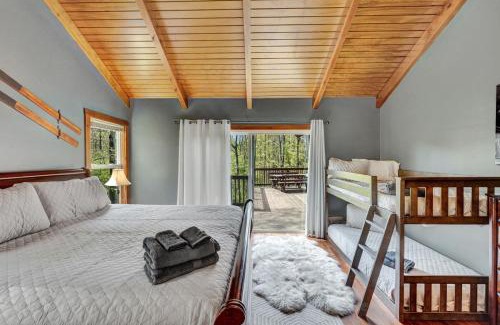 Salamanca Maison | Secluded 3BR Home Fire Pit Covered Deck