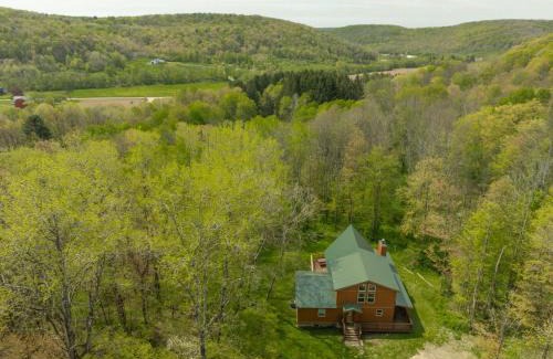 Salamanca Maison | Secluded 3BR Home Fire Pit Covered Deck