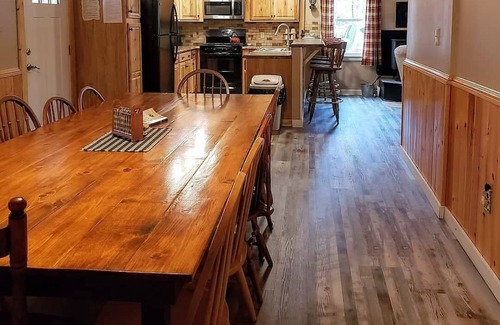 Sabinsville Cabine | Cabine isolée à 27 km de Wellsboro. 10 couchages, conviviale et familiale, 5 chambres à coucher.