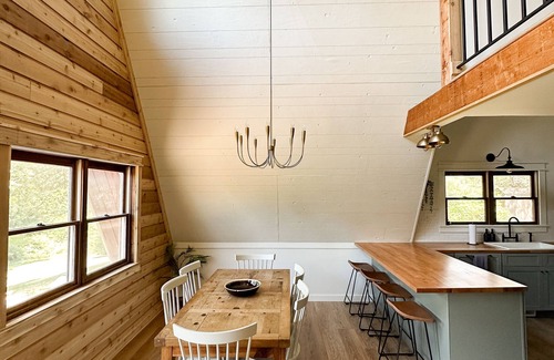 Coolville Maison | Secluded A-Frame on 22 Acres near Athens
