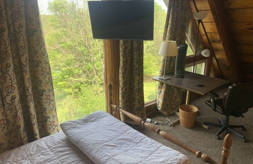 Scio Cabine | Secluded Authentic Log House w/valley view!