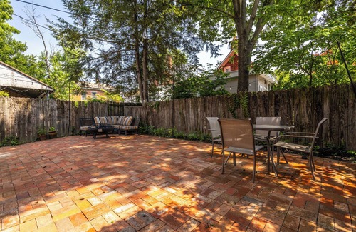 German Village Appartement | Secluded Backyard ✦ Free Street Parking