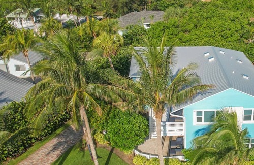 Fort Pierce Shores Maison | Secluded Beachfront Vibes Surf Pet Friendly