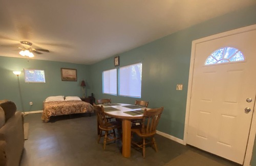 Ocklawaha Cabine | Secluded Cabin #2 in the Woods Close to Everything
