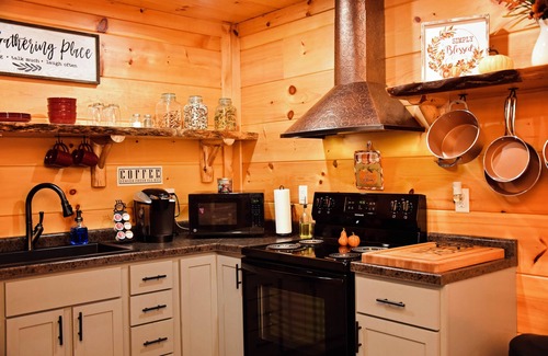 West Union Cabine | Secluded cabin located in Amish country