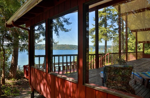 Whidbey Island Cabine | Secluded cabin on private beach