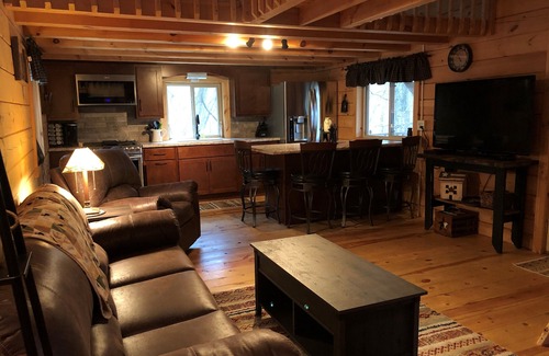 Sextonville Cabine | Cabine isolée dans les bois avec une vue imprenable sur Mother Natures