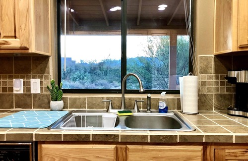 Tucson Maison | Secluded Casita w/ King Bed + Mountain Views!