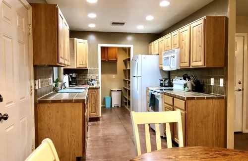 Tucson Maison | Secluded Casita w/ King Bed + Mountain Views!