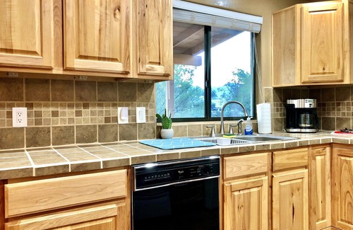 Tucson Maison | Secluded Casita w/ King Bed + Mountain Views!