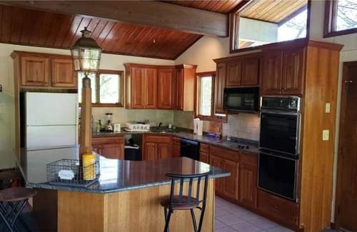 Finesville Maison | Secluded Chalet Waterfront Pohatcong 1 hr to NYC