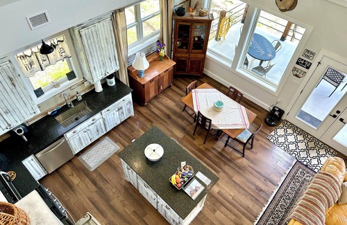 Dardanelle Cabine | Secluded Chickalah Mt. retreat overlooking beautiful Harkey Valley!