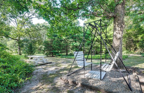 Crown Point Maison | Secluded Crown Point Haven Near Golfing & Parks!