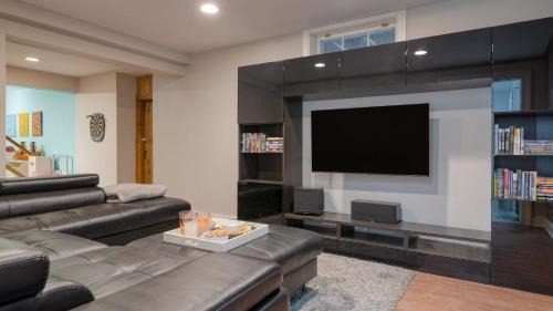 Austerlitz Maison | Secluded Estate w Guest House Private Pond Gym Movie Theater Sunny Pond