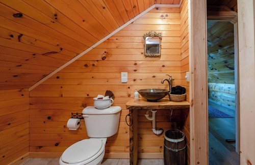 Naples Autre | Secluded Experience at The Sugar House on The Naples Maple Farm - Sleeps 12
