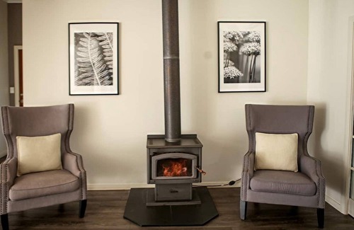 Calderwood Autre | Secluded farm house stay - Private Pool & heated Spa