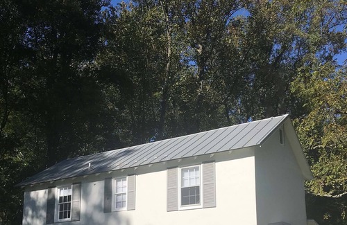 The Plains Cottage | Frog Cottage: A Secluded, Getaway in VA Horse Country Near Middleburg