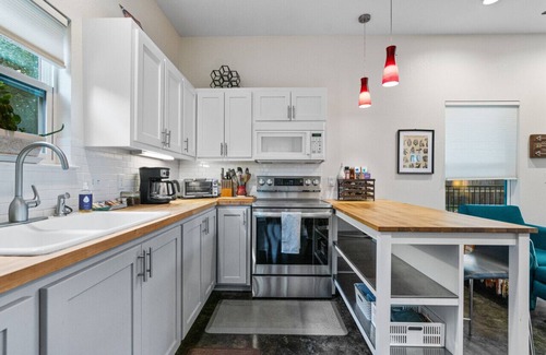 Austin Maison | Secluded Guest House in beautiful setting