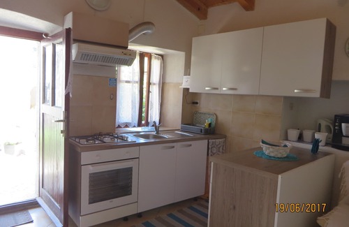 Beli Maison | Maison de style Robinson Crusoé avec le parking Beli, Cres (K-13893)