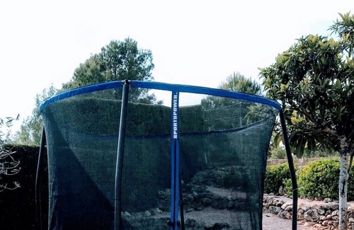 Masllorens Villa | Maison isolée avec piscine, barbecue, cheminée, a. a., balançoires et pistes de jeu.
