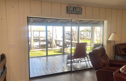 Clermont Maison | Maison isolée au bord du lac avec quai sur le lac Louisa à seulement 22 miles de Disney!