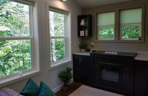 Elroy Cottage | Secluded luxury accommodations with woodland pond view and private hiking trails