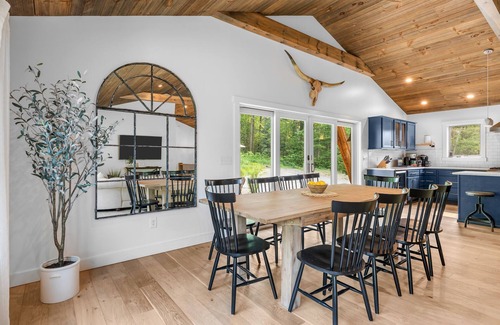 Ellicottville Chalet De Ski | A+ Secluded Beauty w/Hot Tub, Firepit, Bar, Privacy & Views🔥