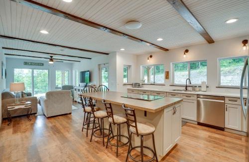 Marathon Maison | Secluded Marathon Hideaway with Fire Pit and Views!