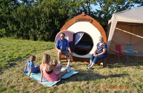 Praze-An-Beeble Cabine | Secluded Meadow, Unique Shire Hut, Perfect Camping