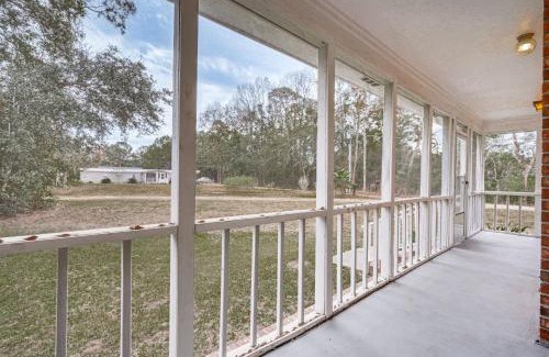 Mount Pleasant Maison | Secluded Mount Pleasant Home - 6 Mi to Beaches!